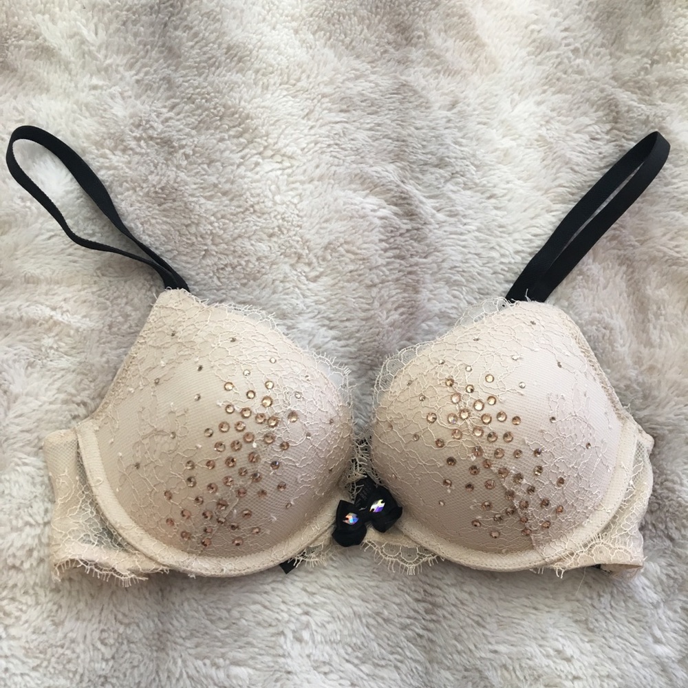 Victoria Secret Push Up Bra 32C